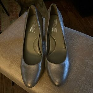 Silver leather Aerosole heels size 11